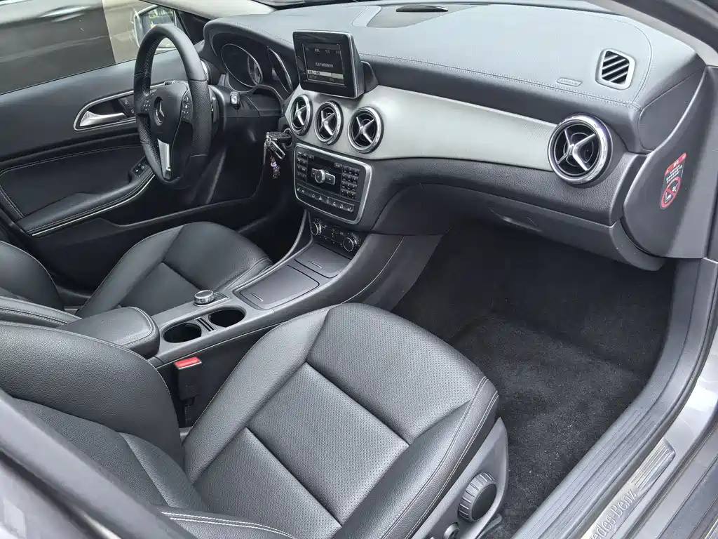 Mercedes-Benz GLA 2015 — фото 9