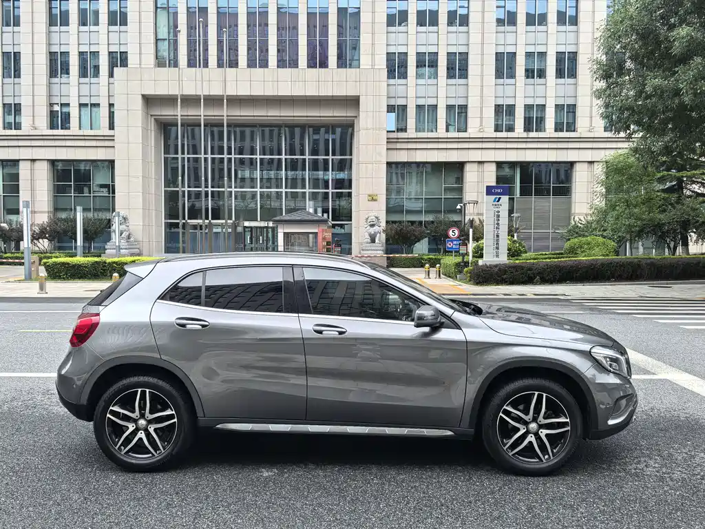 Mercedes-Benz GLA 2015