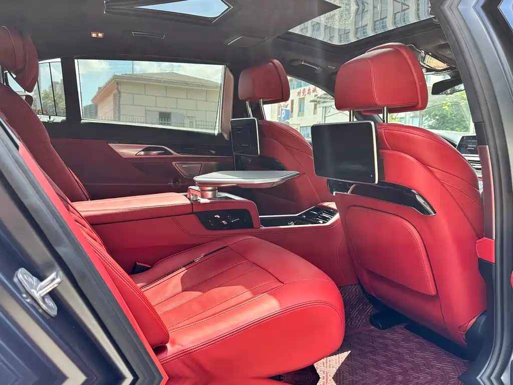 BMW 7 Series 2019 — фото 20