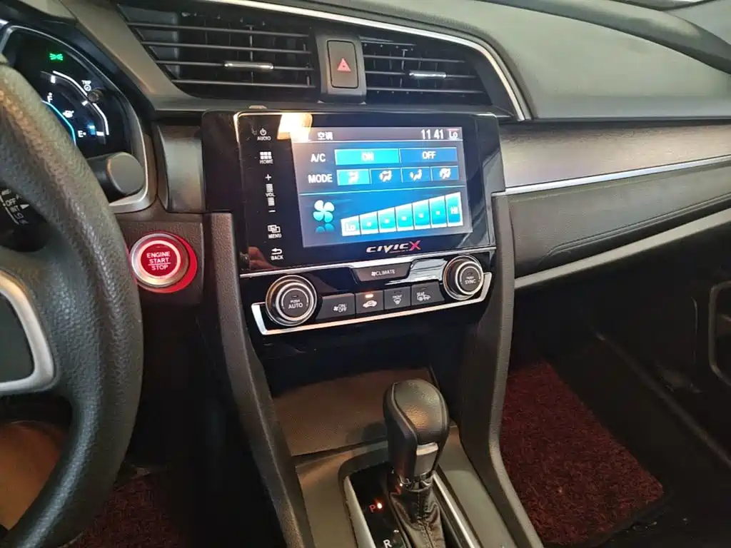 Honda Civic 2018 — фото 13