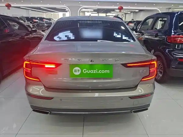Volvo S60 2022