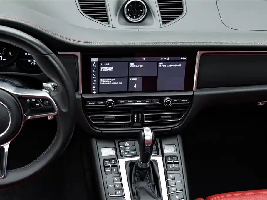Porsche Macan 2019 — фото 12