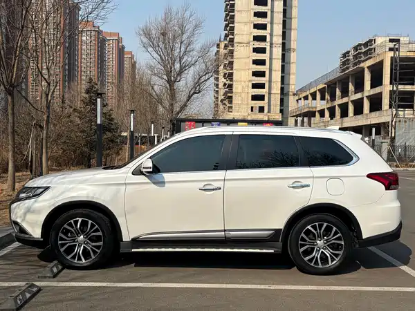 Mitsubishi Outlander 2018