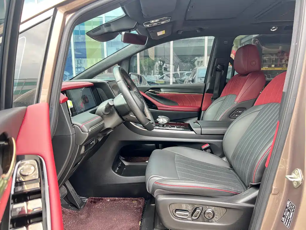 GAC Motor Trumpchi M8 2023 — фото 3