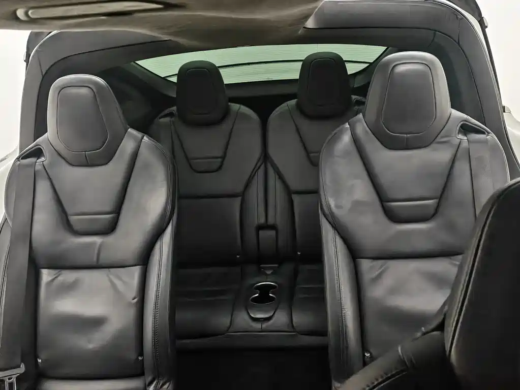 Tesla Model X 2017 — фото 14