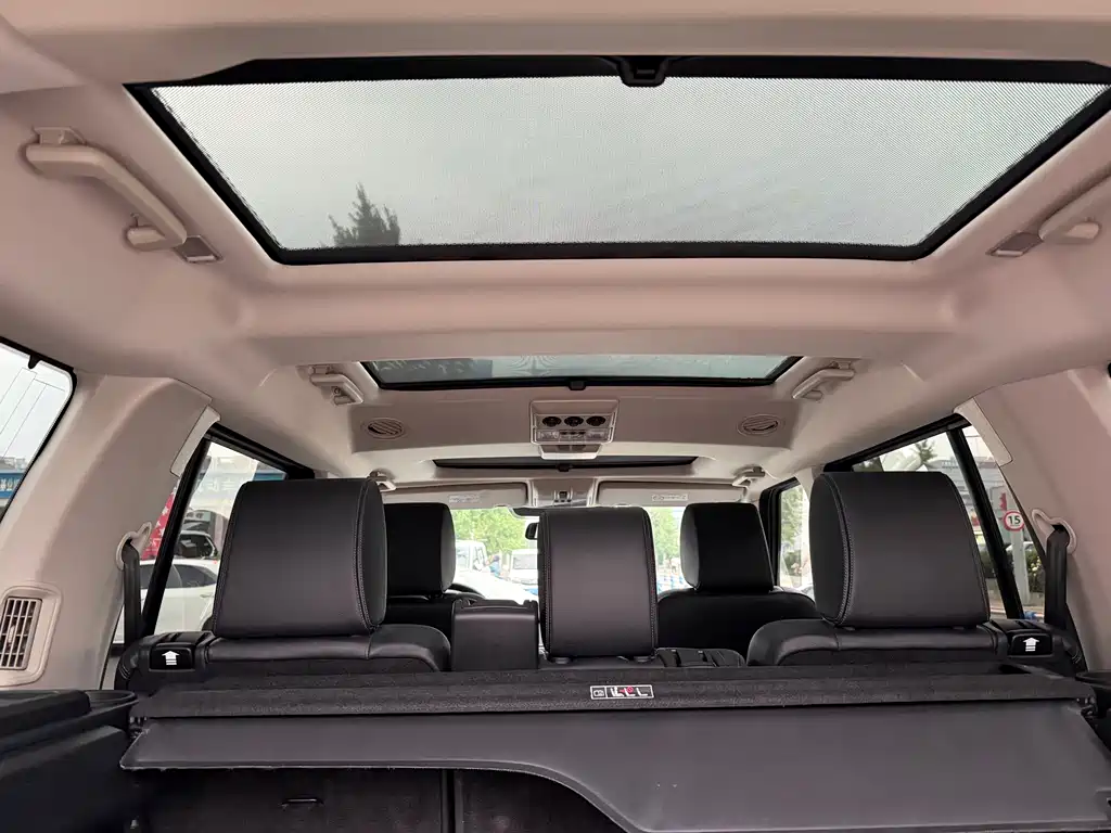 Land Rover Discovery 2014 — фото 26