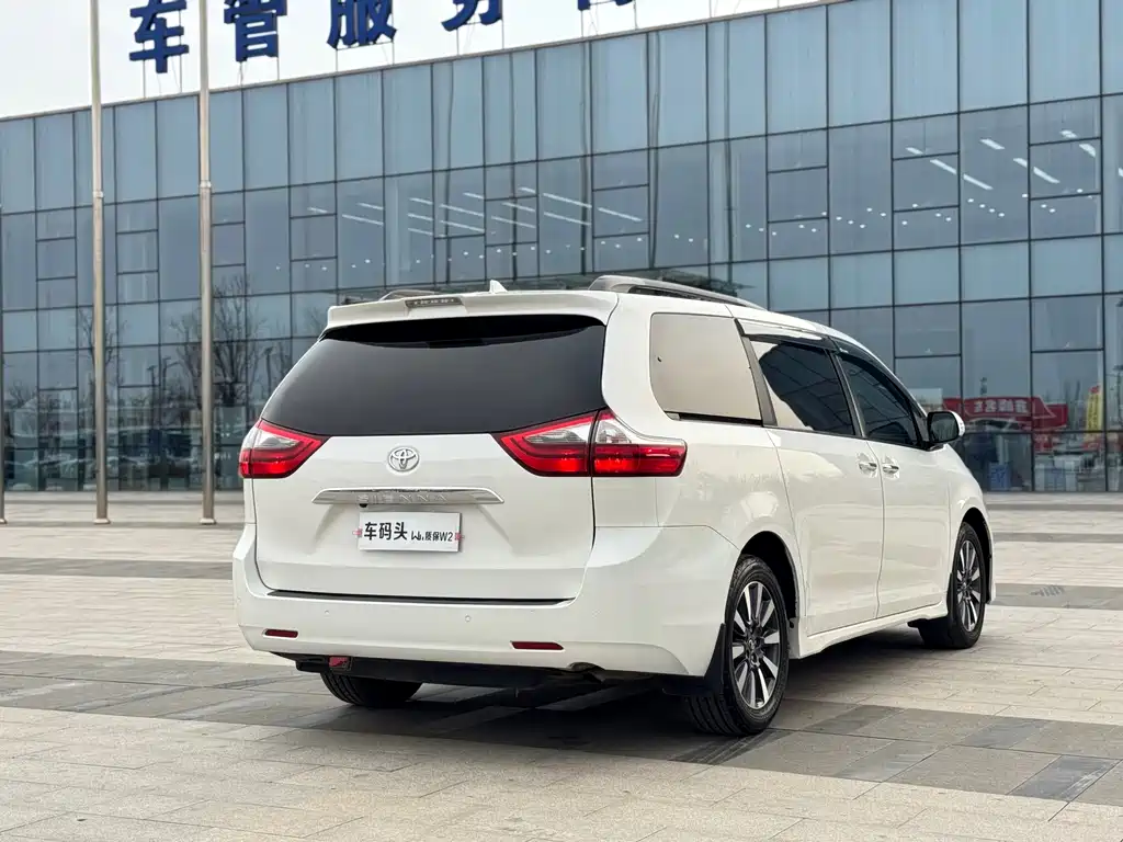 Toyota Sienna 2020 — фото 7