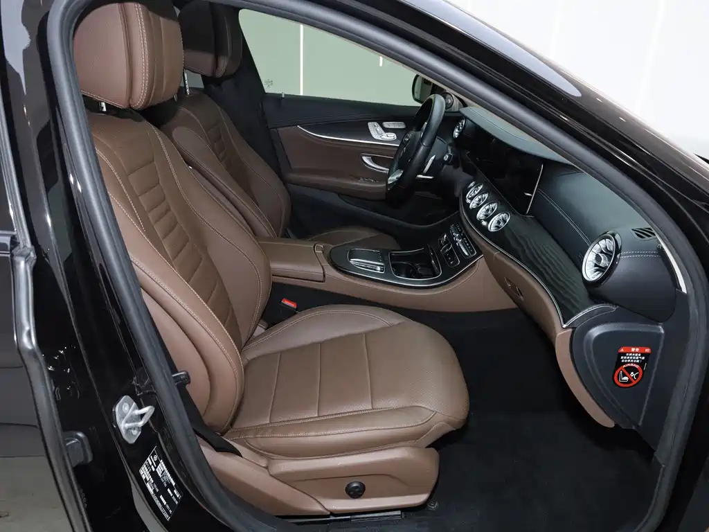 Mercedes-Benz E-Class 2020 — фото 13