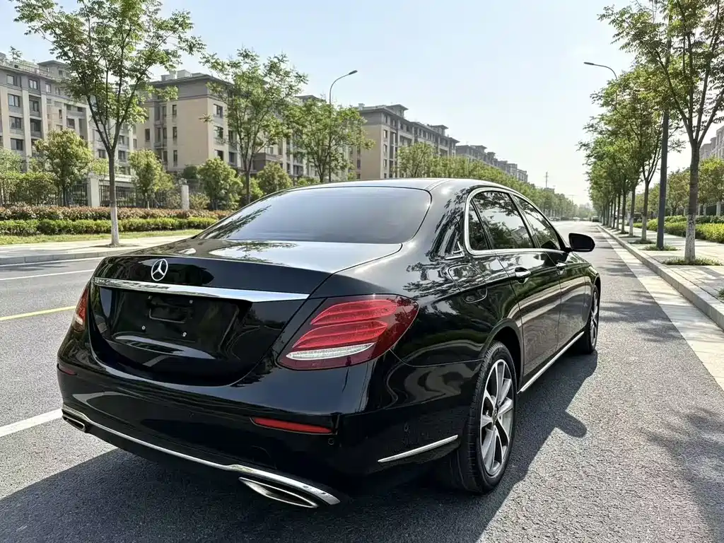 Mercedes-Benz E-Class 2018 — фото 9