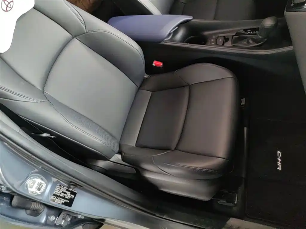 Toyota C-HR 2024 — фото 25