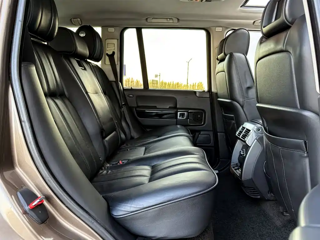 Land Rover Range Rover 2010 — фото 16