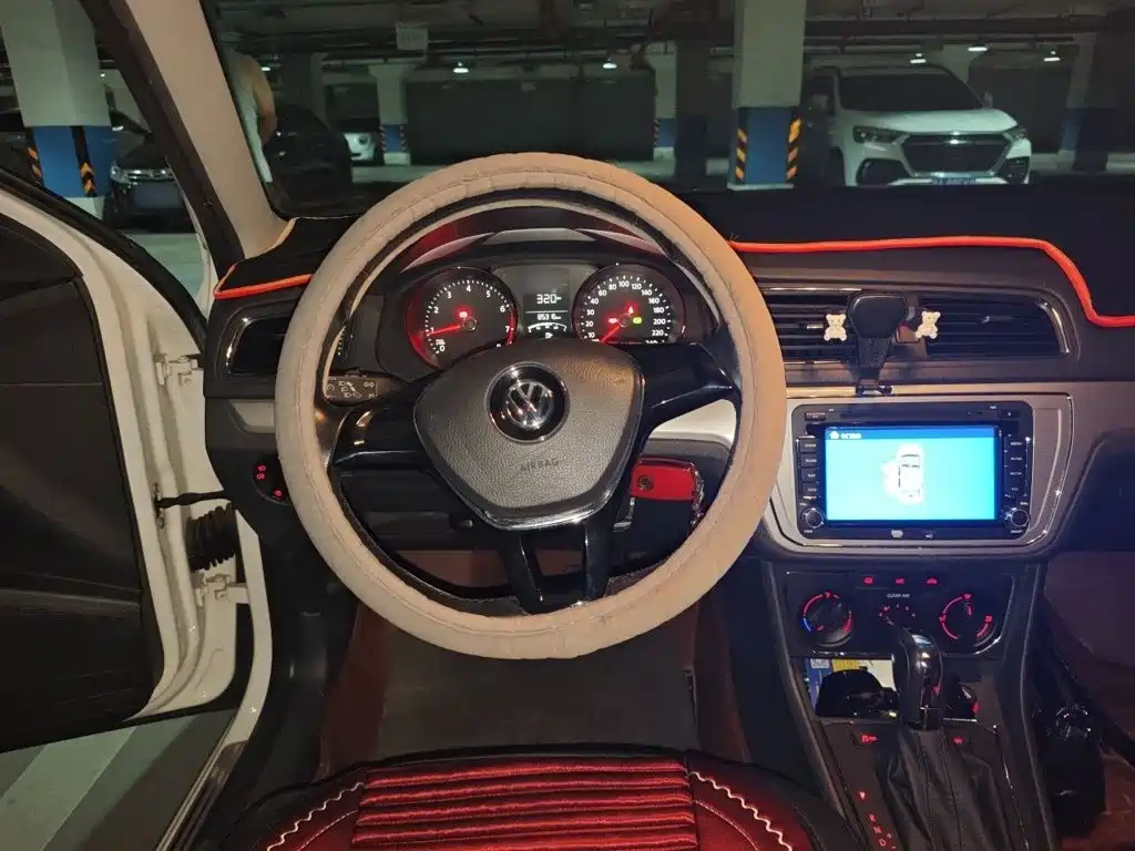 Volkswagen Lavida 2015