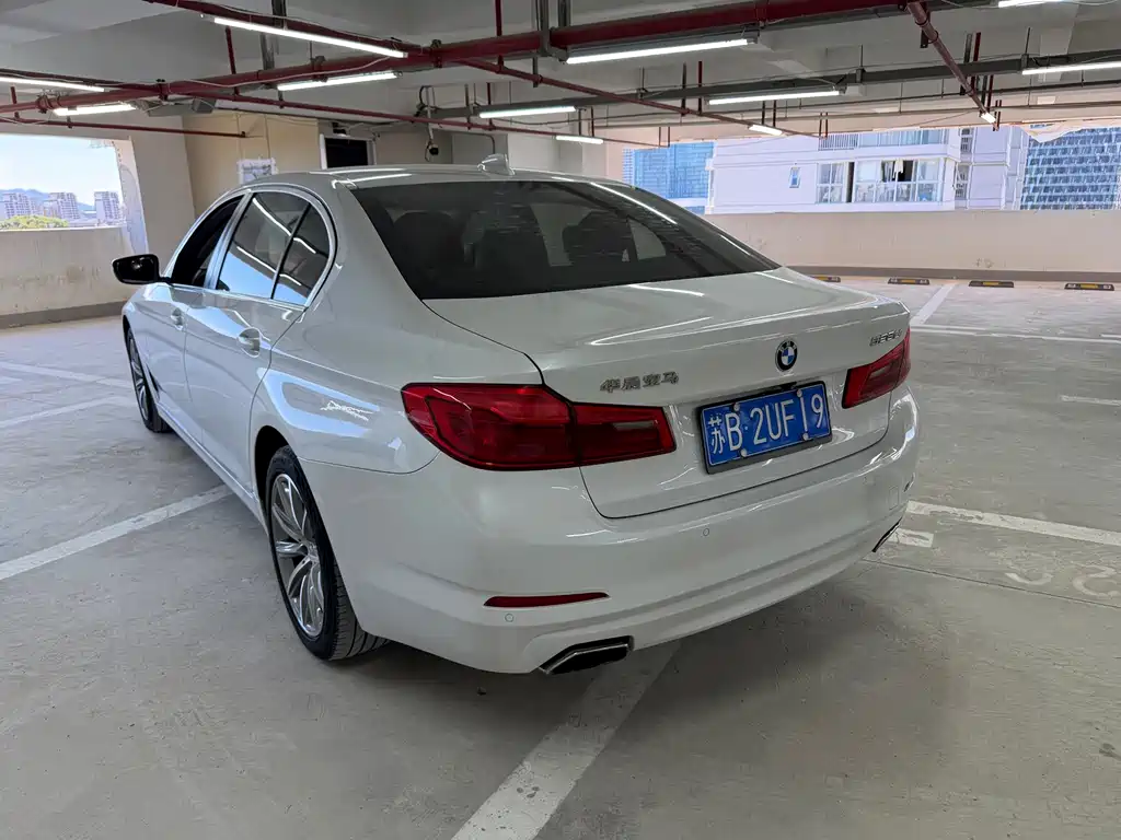 BMW 5 Series 2017 — фото 15