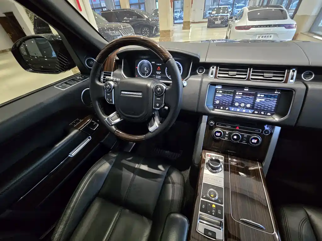Land Rover Range Rover 2018 — фото 17