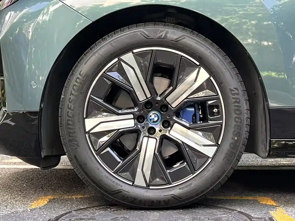 BMW iX 2024 — фото 8