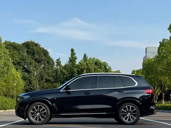 BMW X5 2021