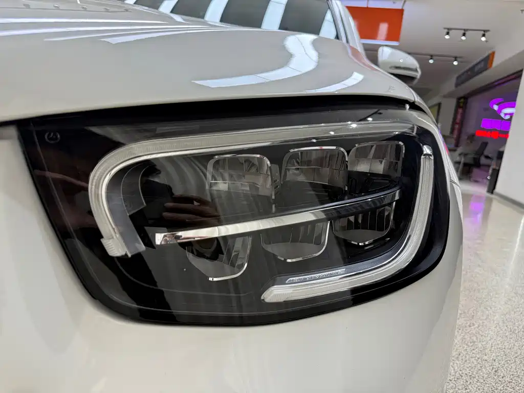 Mercedes-Benz GLC 2020 — фото 34