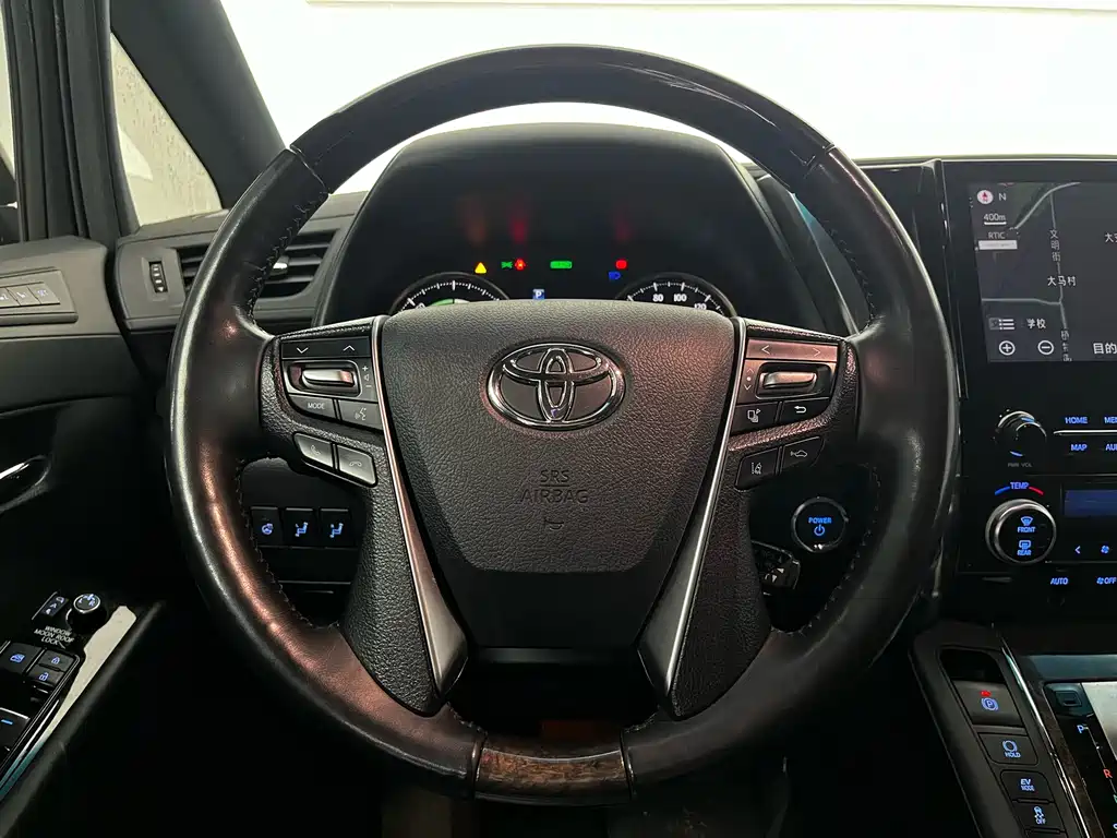 Toyota Alphard 2023 — фото 8