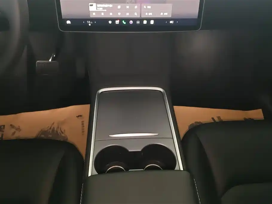 Tesla Model Y 2023 — фото 16