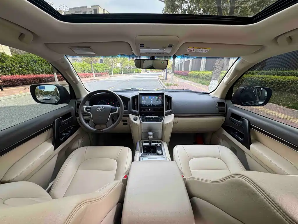 Toyota Land Cruiser 2019 — фото 9