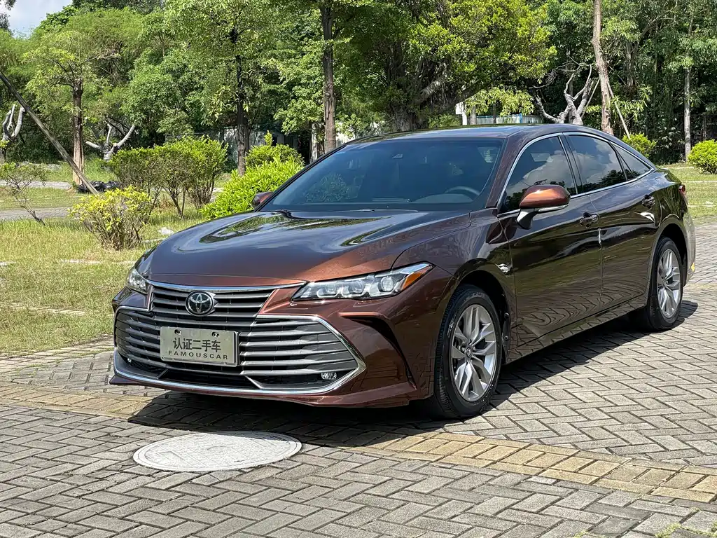 Toyota Avalon 2020 — фото 1