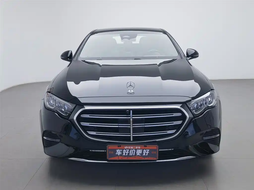 Mercedes-Benz E-Class 2025 — фото 3