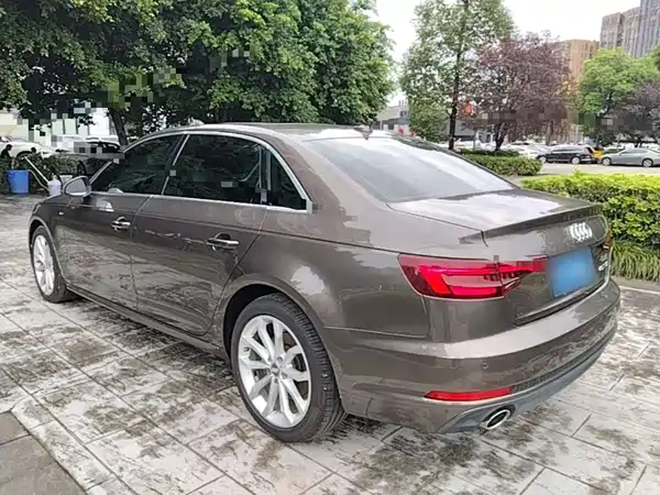 Audi A4L 2018