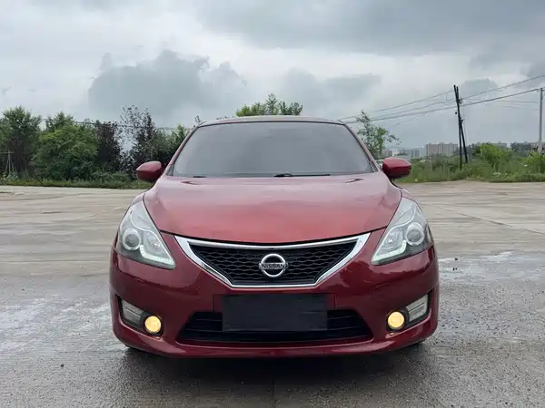 Nissan Tiida 2014