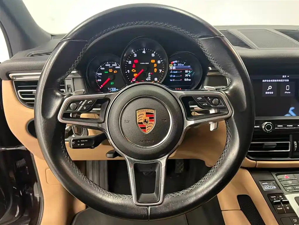 Porsche Macan 2019 — фото 22