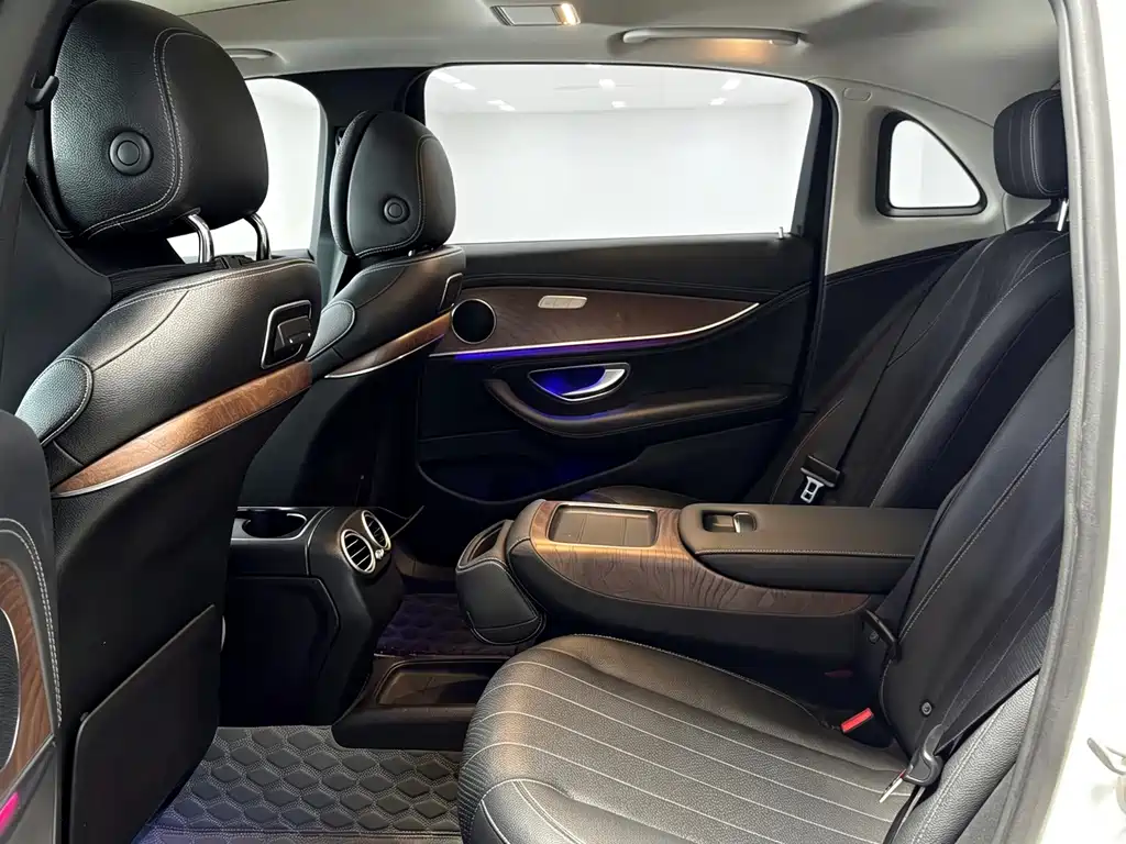 Mercedes-Benz E-Class 2020 — фото 8
