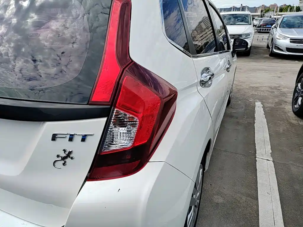 Honda Fit 2017 — фото 8