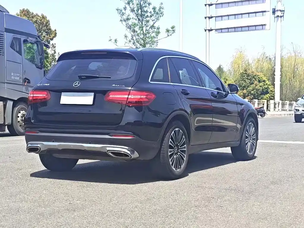Mercedes-Benz GLC 2017 — фото 22