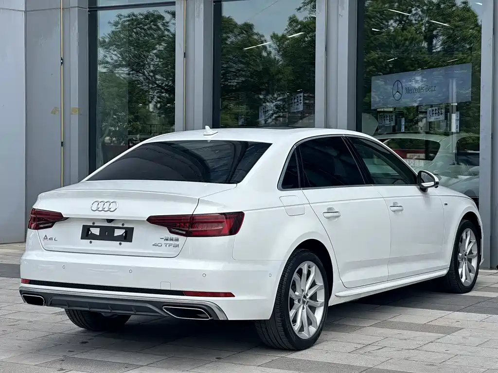 Audi A4L 2019