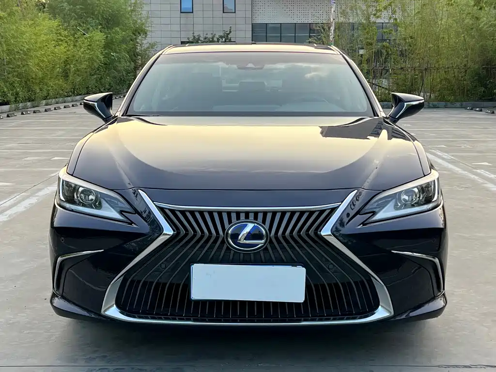 Lexus ES 2019 — фото 2