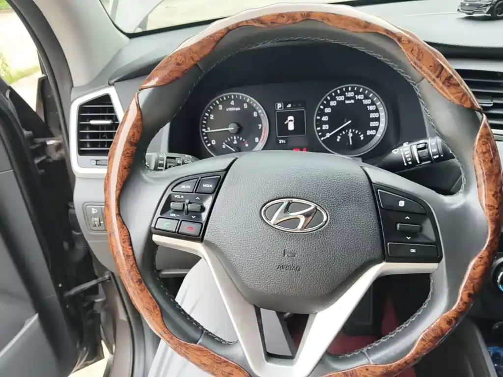 Hyundai Tucson 2017 — фото 11