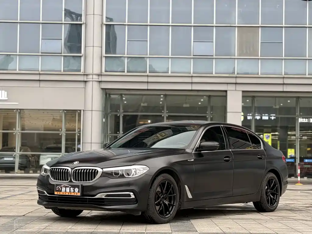 BMW 5 Series 2020 — фото 1