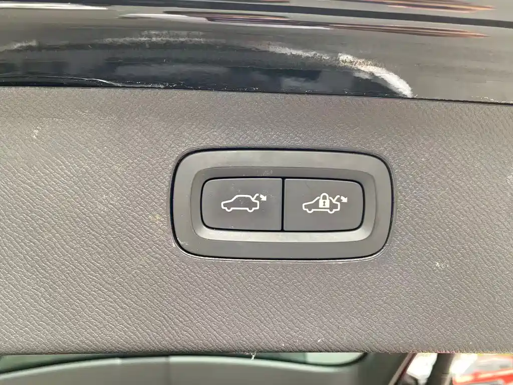 Volvo XC90 2021 — фото 10