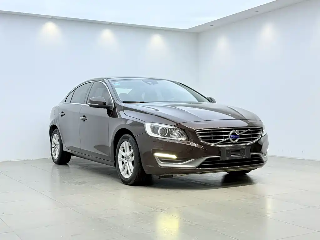 Volvo S60 2017 — фото 3