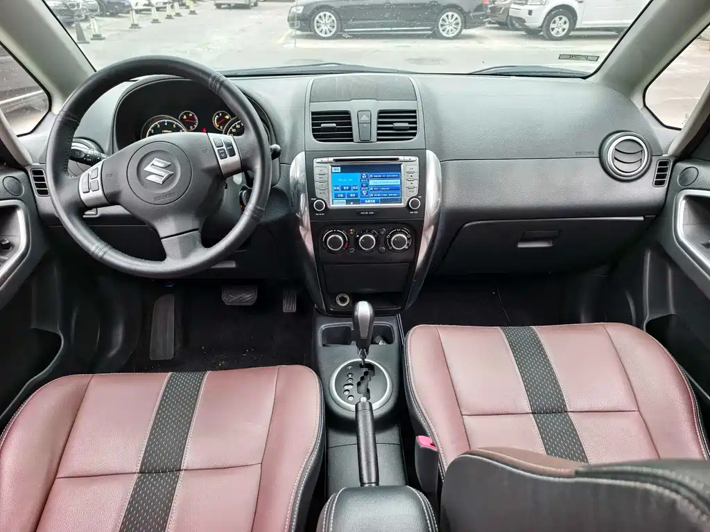 Suzuki SX4 2014 — фото 12