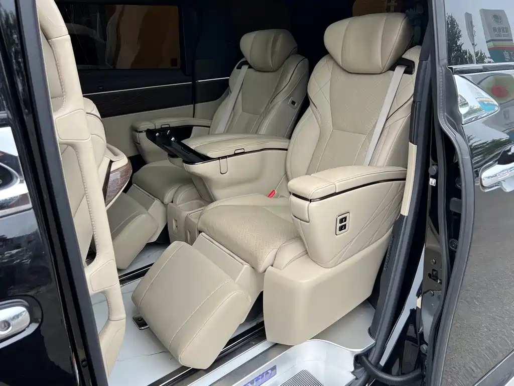 Toyota Alphard 2024 — фото 7