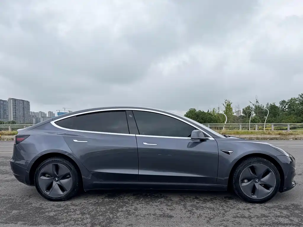 Tesla Model 3 2020 — фото 17