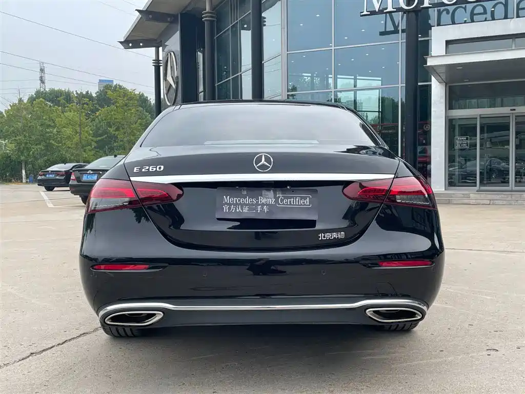 Mercedes-Benz E-Class 2022 — фото 4