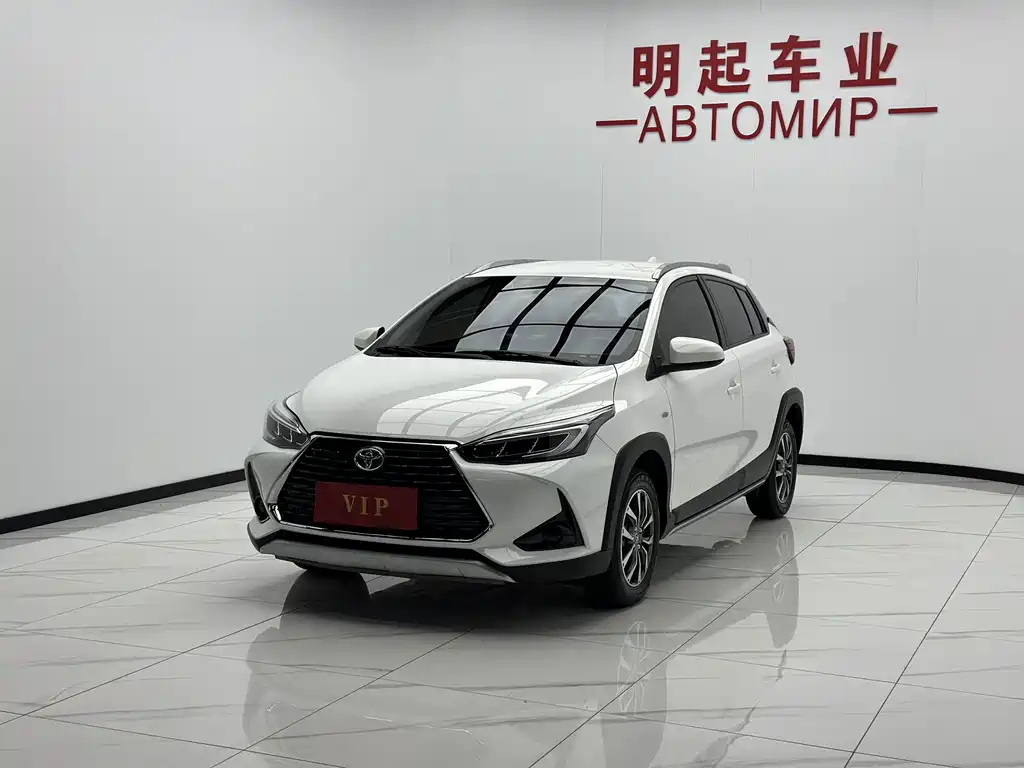 Toyota Yaris L 2023