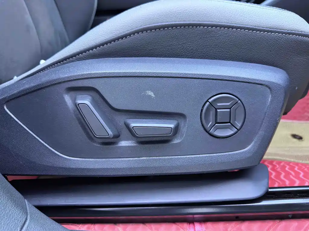 Audi Q3 2023 — фото 19