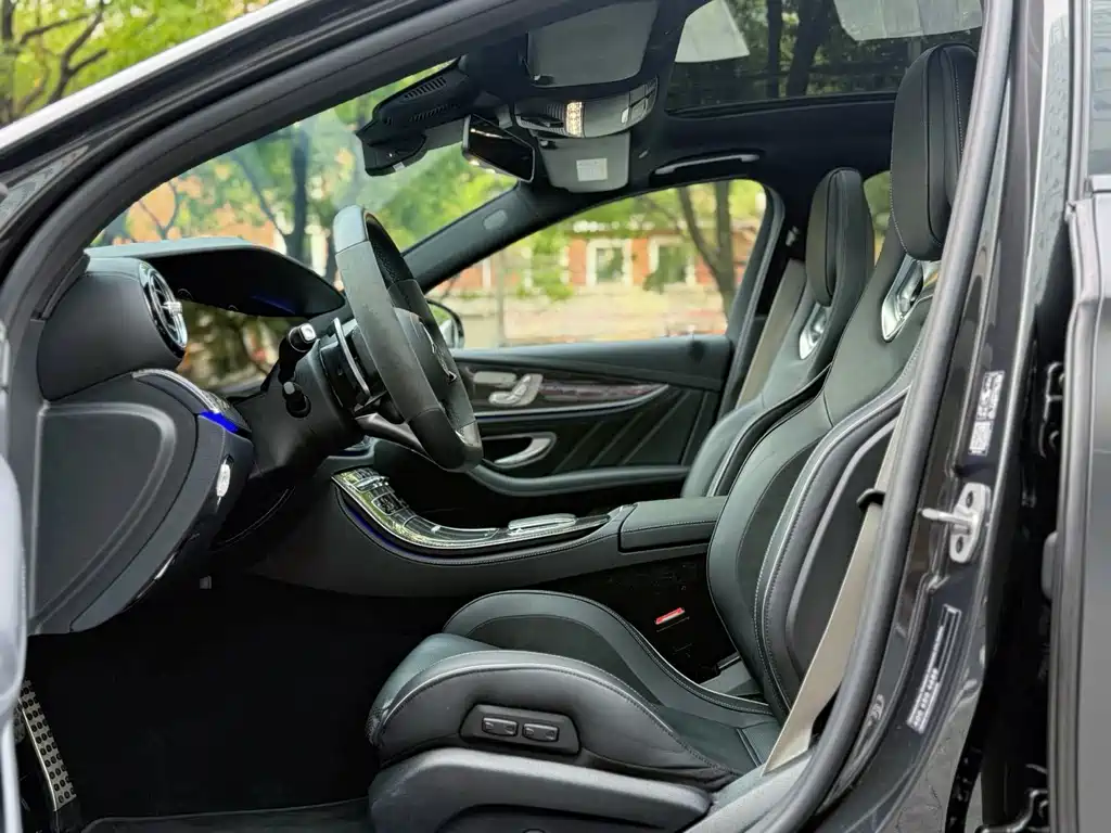 Mercedes-Benz E-Class AMG 2021 — фото 23