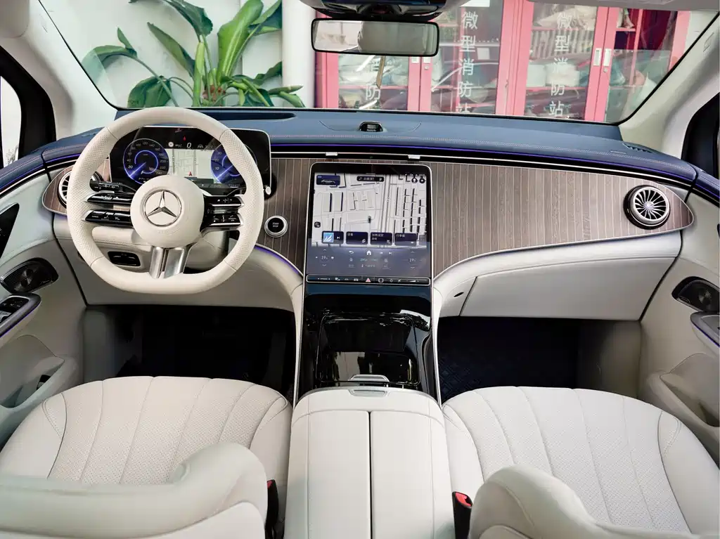 Mercedes-Benz EQE SUV 2025 — фото 13