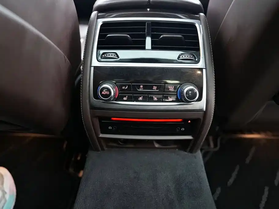 BMW 7 Series 2016 — фото 15