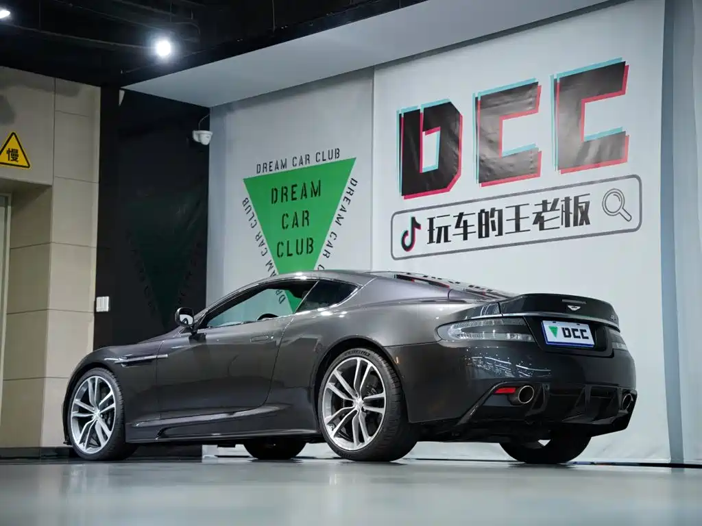 Aston Martin DBS 2010 — фото 9