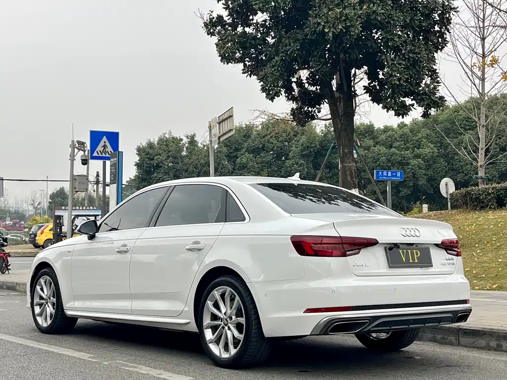 Audi A4L 2019 — фото 4