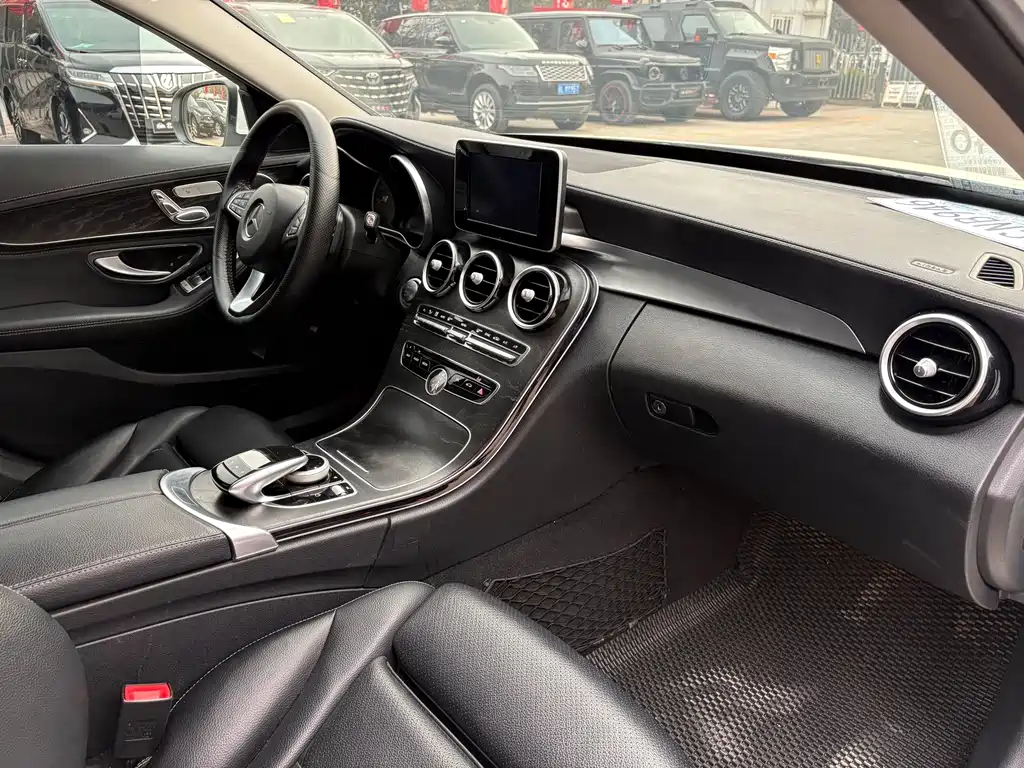 Mercedes-Benz C-Class 2017 — фото 16